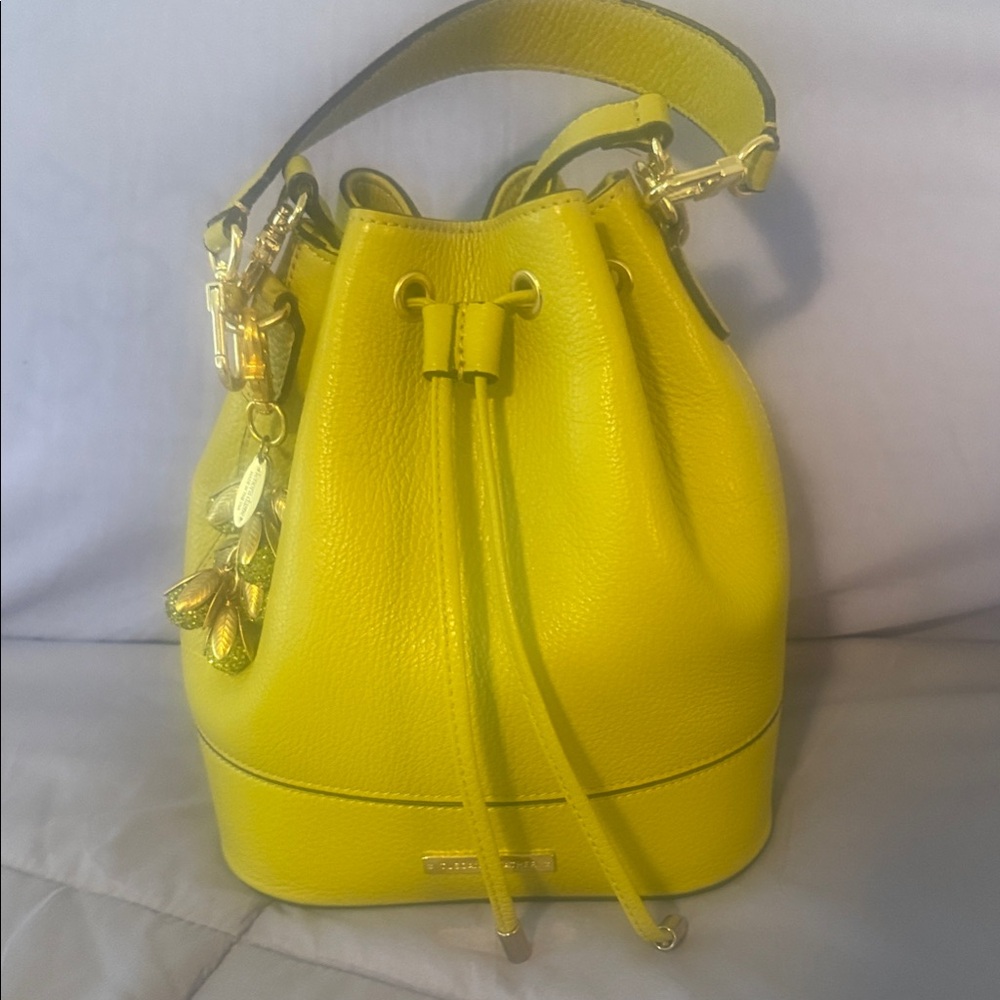 Chic Green Tuscany Leather Crossbody Bucket Bag with Gold Lenora Dame charm